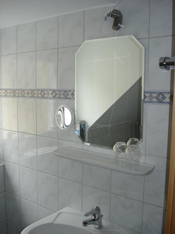 Weingut Pension Gibbert-Pohl Briedel Room photo