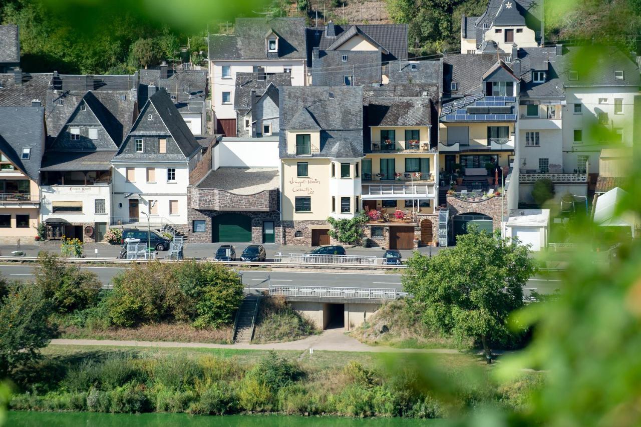 Weingut Pension Gibbert-Pohl Briedel Exterior photo